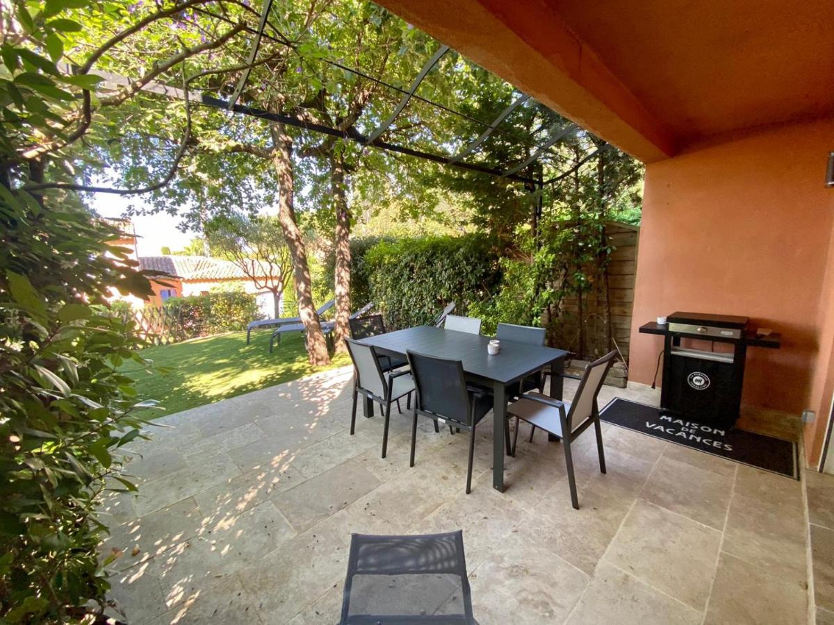 Villa Vue Mer Donnant Sur Le Golfe De St Tropez, 2 Chambres, 6 Pers, Piscine Commune Saint-Tropez Exterior photo